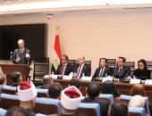 وزير الاتصالات يعلن خطة من 5 محاور لحماية الأطفال على الإنترنت