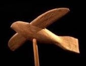 مقتنيات المتحف المصرى.. نموذج لطائر من خشب الجميز