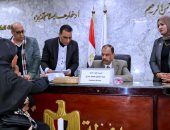 محافظ سوهاج يوجه بسرعة فحص شكاوى المواطنين فى اللقاء الجماهيرى