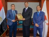 محافظ سوهاج يتابع جاهزية مركز التلقيح الصناعى بطهطا تمهيدا لافتتاحه