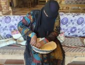 تحف من مخلفات النخيل بأسوان.. تدريب الفتيات على المشغولات اليدوية