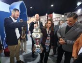 يد تبني وأخرى تطعم.. مظلة الخير بوابة للعبور من الرعاية إلى الكفاية والإنتاج.. مثلث التنمية المحلية لرعاية الأسر ودعم التراث.. وجبات ساخنة وكراتين رمضان ومهرجان عالمي لحرف التراث وتمكين المرأة بالمحافظات.. صور