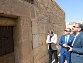 بعد رصد سرقة لوحة حجرية.. النيابة الإدارية تُعاين مقبرة «خنتي وكا» بسقارة 