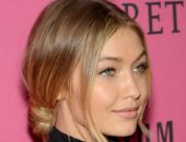 4 تسريحات مميزة لـ جيجى حديد لإطلالة ساحرة فى عيد الحب