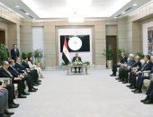 رئيس الوزراء يُكرم الوزراء السابقين ويؤكد: نستكمل ما بناه السابقون 