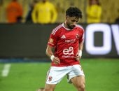 الأهلى يفقد مروان عطية للإيقاف أمام سموحة 