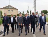 محافظ الإسماعيلية وقنصل الصين الشعبية بالإسكندرية يشهدان اجتماعًا بالقرية الأوليمبية