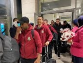 شاهد استقبال بعثة الجيش الملكي المغربي بالورود بعد الوصول للقاهرة