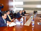 وزير الخارجية يبحث مع نظيرته الإيفوارية سبل تعزيز العلاقات الثنائية