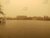 عواصف ترابية تعيق الرؤية وتحجب أشعة الشمس بالوادى الجديد.. فيديو