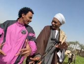 كزبرة يمازح سيد رجب من كواليس مسلسل بيبو: الشاب سيد.. فيديو