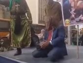 إيرانيون ينفذون مشهدا وهميا لإعدام دونالد ترامب فى الشوارع