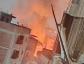 إخماد حريق اندلع داخل مخزن بلاستيكات فى الصف    