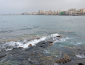 طقس الجمعة غير مستقر بدرجات الحرارة ونشاط رياح على سواحل الإسكندرية.. فيديو