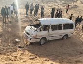 مصرع وإصابة 6 أشخاص إثر حادث تصادم سيارة وتروسيكل بالوراق