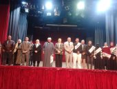 محافظ قنا يهنئ مديرية التعليم لفوزهم بالمركز 3 على الجمهورية بمسابقة أوائل الطلاب