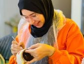 حين تتحول أوقات الفراغ إلى لوحات أمل.. شباب وأطفال العريش يبدعون على الفخار 
