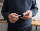 صحتك بالدنيا: ابتكار أنسولين جل بديلا للحقن.. والوقاية من حساسية الأتربة والعين