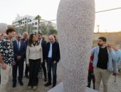 وزيرة الثقافة تشهد ختام الدورة 30 من سمبوزيوم أسوان الدولى لفن النحت.. 13 فناناً دولياً ومصرياً يتحدثون بلغة الفن على الجرانيت.. ورشة عالمية تحت شمس أسوان.. الأعمال الفنية من ريشة ماعت إلى الحارس وراحة صامتة