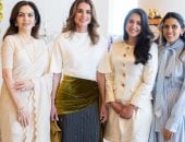 الملكة رانيا العبدالله بإطلالة مستوحاة من التراث الهندى.. صور