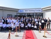 وزير العمل يُسلِّم شهادات اجتياز الدورات التدريبية المجانية للشباب