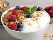 خليه على الفطار والسحور.. الزبادى يحسن صحة الأمعاء ويقلل الكوليسترول الضار