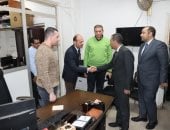 محافظ المنوفية يستمع لشكوى مواطن ويوجه بسرعة فحصها فى ضوء اللوائح والقوانين