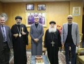 محافظ الوادى الجديد تستقبل نيافة الأنبا أرسانيوس أسقف الوادى والواحات  