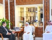 حاكم عجمان يستقبل رئيس جامعة القاهرة لبحث تعزيز التعاون العلمى والأكاديمى