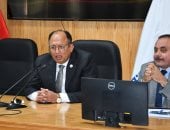 رئيس جامعة العاصمة يهنئ الإداريين بمناسبة شهر رمضان ويوجه بصرف المستحقات