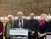 سفير مصر بفرنسا يشارك في افتتاح معرض صور لغز مصر.. نظمته بلدية باريس