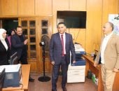 محافظ القليوبية يتفقد الديوان العام ويقدم التهنئة للعاملين بمناسبة رمضان