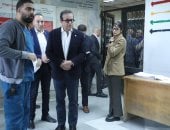 جولة مفائجة لوزير الصحة بمستشفى السلام التخصصى ويحيل مديرها للتحقيق