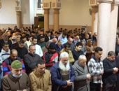 المئات يؤدون صلاة التراويح فى ثانى ليالى الشهر الفضيل بكفر الشيخ.. فيديو