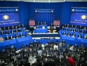 أهم الأخبار العالمية والعربية حتى منتصف الليل.. ترامب يدرس خيار الضربة المحدودة ضد إيران.. ترامب: سنجعل القطاع أكثر أمنا.. عقوبات أمريكية على 3 قادة من الدعم السريع.. قتلى فى انفجار شاحنة محملة بالغاز فى تشيلى