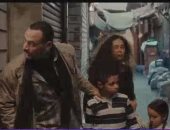 مسلسل مناعة الحلقة 2.. هند صبرى تهرب بالمخدرات وأولادها وصديق زوجها