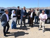 محافظ جنوب سيناء يتفقد منطقة الرويسات بشرم الشيخ لمتابعة أعمال التطوير