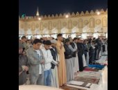 أجواء روحانية في صلاة التراويح من مسجد الأزهر الشريف.. فيديو