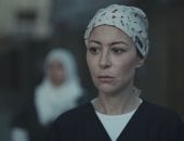 فزع رغد بخبر حملها بسبب الأوضاع فى غزة وسلمى تهدئها فى صحاب الأرض الحلقة 3