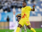 القادسية يتخطى الأخدود برباعية والشباب يهزم ضمك بالدوري السعودي