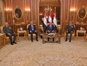 الرئيس السيسى يتناول وجبة الإفطار مع قادة القوات المسلحة.. ويؤكد: قوة هذا الوطن في تلاحم مؤسساته