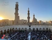 كالبنيان المرصوص.. الأزهر يجمع طلاب العالم على مائدة إفطار واحدة