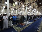رابع ليالي رمضان.. الجامع الأزهر يمتلئ بآلاف المصلين في العشاء والتراويح