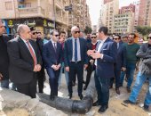 محافظ كفر الشيخ يتفقد أعمال إصلاح ومعالجة هبوط جزئي بميدان الـ47