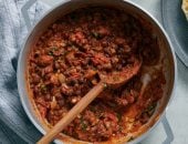 سحور 6 رمضان.. طريقة عمل الفول بالصلصة