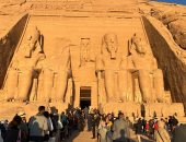 آثار أبوسمبل: 2000 سائح وزائر شاهدوا ظاهرة تعامد الشمس
