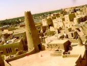 رمضان فى سيوة حاجة روعة.. الشباب يطوفون على منازل الواحة لجمع السلع والأطعمة.. وإعادة التوزيع تمزج أطعمة الأغنياء بأكلات الفقراء.. ممنوع اللهو والترفيه طوال الشهر الكريم.. وروح النخل المشروب الأكثر طلبا