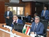 محافظ الجيزة يتابع إزالة التعديات فى البدرشين وحملات النظافة بشارع فيصل