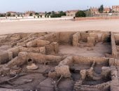 كشف أثري لمدينة سكنية من القرن الثامن عشر وجبانة قبطية أسفلها 