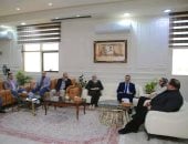 محافظ الوادي الجديد تناقش إجراءات إنشاء المستشفى الجامعي بأحد المنشآت الشاغرة